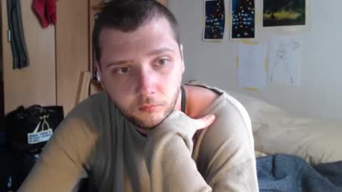 Snapshot of littlealien7 chatting on 11/15/25, 02:09 littlealien7 online show from 11/15/25, 02:09