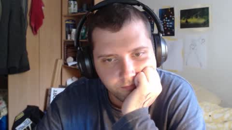 Snapshot of littlealien7 chatting on 11/20/25, 02:45 littlealien7 online show from 11/20/25, 02:45