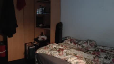 Snapshot of littlealien7 chatting on 04/04/26, 06:05 littlealien7 online show from 04/04/26, 06:05