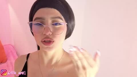 Snapshot of littlearii chatting on 05/21/26, 06:59 Ari online show from 05/21/26, 06:59