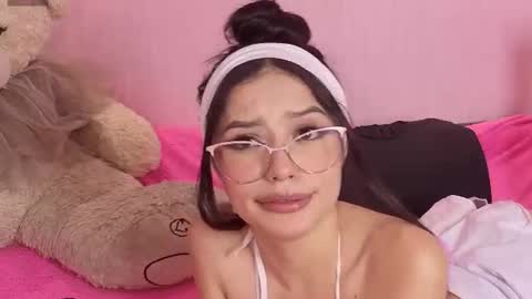 Snapshot of littlearii chatting on 07/16/26, 11:11 Ari online show from 07/16/26, 11:11