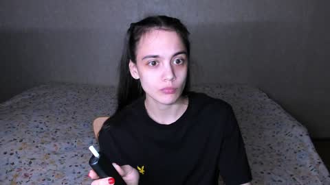 littleashleyy online show from 12/23/24, 07:20