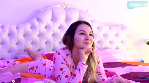 Snapshot of littleblondbunny chatting on 03/06/26, 07:49 littleblondbunny online show from 03/06/26, 07:49