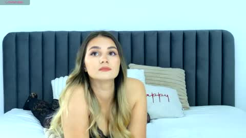 Snapshot of littleblondbunny chatting on 04/16/26, 05:30 littleblondbunny online show from 04/16/26, 05:30