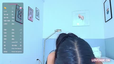 Snapshot of littlee_emilyy_ chatting on 12/05/24, 10:23 Emily online show from 12/05/24, 10:23