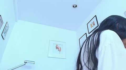 Snapshot of littlee_emilyy_ chatting on 12/22/24, 03:44 Emily online show from 12/22/24, 03:44