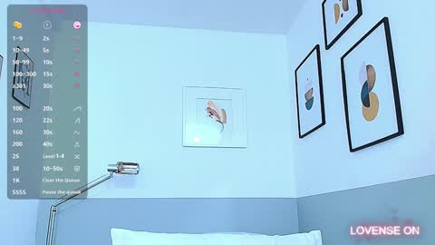 Snapshot of littlee_emilyy_ chatting on 12/23/24, 01:24 Emily online show from 12/23/24, 01:24