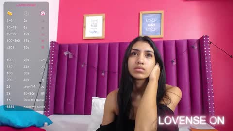 Snapshot of littlee_emilyy_ chatting on 12/27/24, 12:56 Emily online show from 12/27/24, 12:56