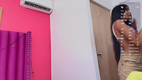 Snapshot of littlee_emilyy_ chatting on 01/31/25, 02:58 Emily online show from 01/31/25, 02:58