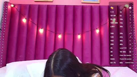 Snapshot of littlee_emilyy_ chatting on 01/31/25, 06:02 Emily online show from 01/31/25, 06:02