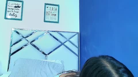 Snapshot of littlee_emilyy_ chatting on 02/14/25, 09:03 Emily online show from 02/14/25, 09:03