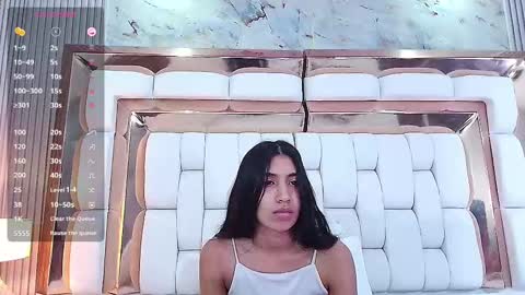 Snapshot of littlee_emilyy_ chatting on 02/27/25, 06:07 Emily online show from 02/27/25, 06:07