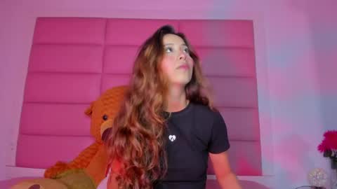 littlee_emma_ online show from 02/26/25, 03:32