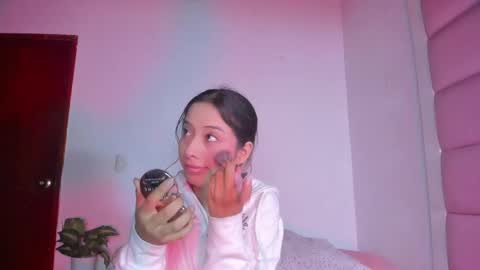 littlee_emma_ online show from 10/01/25, 03:12