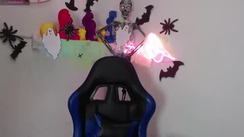 Angel  online show from 10/31/25, 09:05