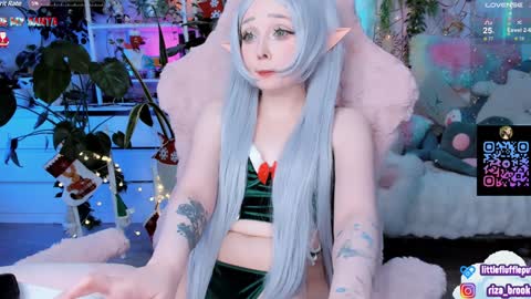 Snapshot of littleflufflepuff chatting on 12/21/24, 12:09 Riza Riri Puff  online show from 12/21/24, 12:09