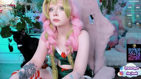 Snapshot of littleflufflepuff chatting on 12/26/24, 02:22 Riza Riri Puff  online show from 12/26/24, 02:22