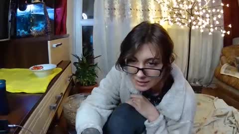 Snapshot of littlehappines chatting on 10/26/25, 04:46 littlehappines online show from 10/26/25, 04:46