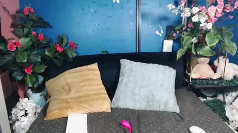 Snapshot of littleindianmilf chatting on 03/23/26, 08:40 littleindianmilf online show from 03/23/26, 08:40