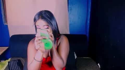 Snapshot of littleindianmilf chatting on 04/28/26, 05:34 littleindianmilf online show from 04/28/26, 05:34