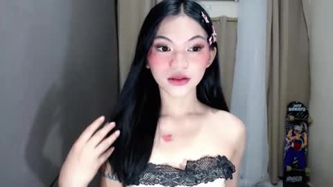 littlelace_ online show from 04/12/26, 10:59