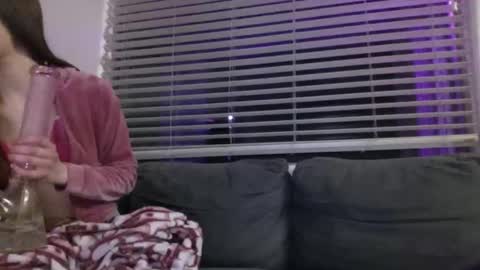 Snapshot of littlelovergirllindz chatting on 01/09/26, 02:47 littlelovergirllindz online show from 01/09/26, 02:47