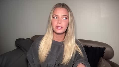 Snapshot of littlemaryjane19 chatting on 01/08/25, 10:27 Marciabrady online show from 01/08/25, 10:27