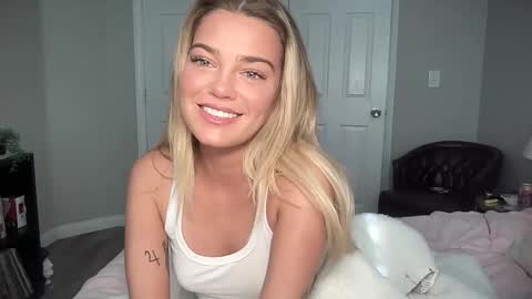 Snapshot of littlemaryjane19 chatting on 01/15/25, 07:12 Marciabrady online show from 01/15/25, 07:12