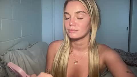 Snapshot of littlemaryjane19 chatting on 02/19/25, 11:57 Marciabrady online show from 02/19/25, 11:57