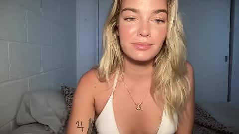 Snapshot of littlemaryjane19 chatting on 03/03/25, 07:49 Marciabrady online show from 03/03/25, 07:49