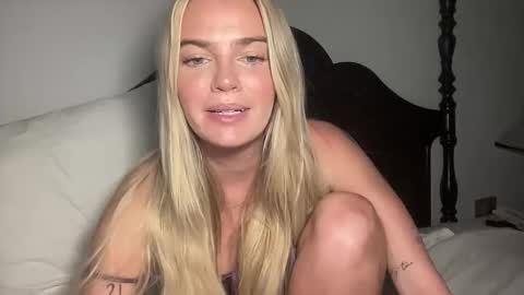 Snapshot of littlemaryjane19 chatting on 12/15/25, 06:50 Marciabrady online show from 12/15/25, 06:50