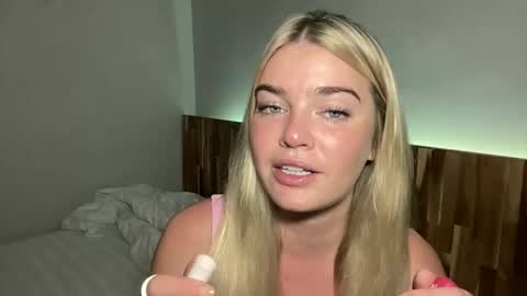 Snapshot of littlemaryjane19 chatting on 03/28/26, 04:45 Marciabrady online show from 03/28/26, 04:45