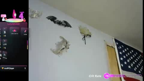 Snapshot of littlemask chatting on 04/27/26, 06:06 Tittygirl8 online show from 04/27/26, 06:06