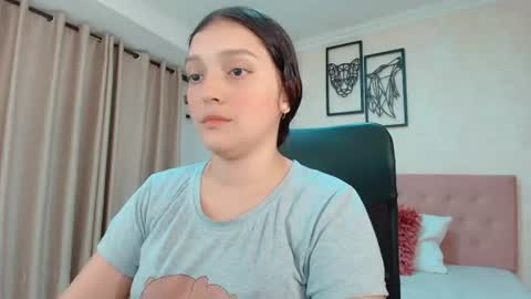 Sarahs Room online show from 06/25/26, 08:24