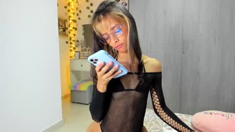 Snapshot of littlemoon18 chatting on 11/24/25, 11:48 Luna online show from 11/24/25, 11:48