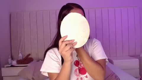 im olivia IG littleolivia01 online show from 10/15/25, 02:50