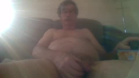Snapshot of littlepetey17 chatting on 11/27/25, 04:09 littlepetey17 online show from 11/27/25, 04:09