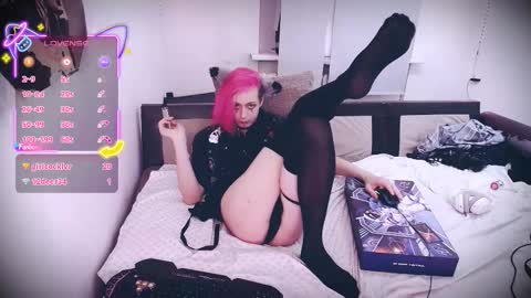 Snapshot of littlepinkcat chatting on 12/21/25, 10:17 Felix online show from 12/21/25, 10:17