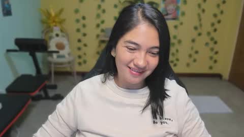 Snapshot of littleprety6969 chatting on 01/15/26, 05:01 Mia Wednesday to Sunday 730 am to 1030 am Colombian Hour D online show from 01/15/26, 05:01