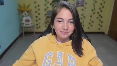 Snapshot of littleprety6969 chatting on 02/03/26, 06:22 Mia Wednesday to Sunday 730 am to 1030 am Colombian Hour D online show from 02/03/26, 06:22