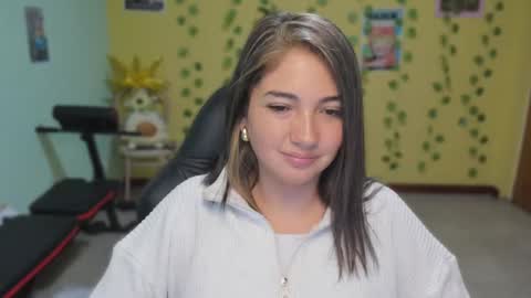 Snapshot of littleprety6969 chatting on 02/11/26, 03:22 Mia Wednesday to Sunday 730 am to 1030 am Colombian Hour D online show from 02/11/26, 03:22