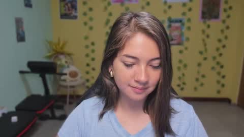 Snapshot of littleprety6969 chatting on 02/13/26, 11:50 Mia Wednesday to Sunday 730 am to 1030 am Colombian Hour D online show from 02/13/26, 11:50