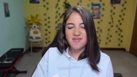 Snapshot of littleprety6969 chatting on 02/20/26, 04:09 Mia Wednesday to Sunday 730 am to 1030 am Colombian Hour D online show from 02/20/26, 04:09