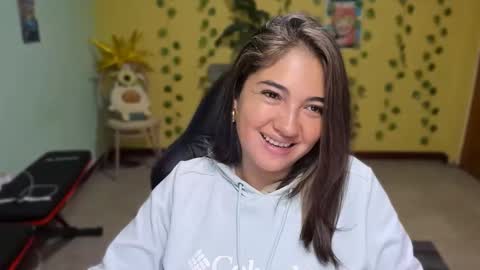 Snapshot of littleprety6969 chatting on 02/20/26, 06:26 Mia Wednesday to Sunday 730 am to 1030 am Colombian Hour D online show from 02/20/26, 06:26