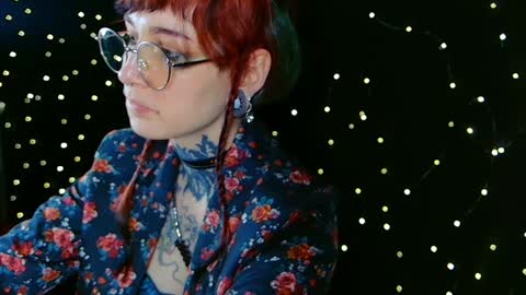 Niki  free tg channel with some photos gifs and info about streams  online show from 12/23/24, 11:49