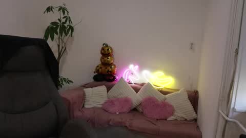 littlestellaspark online show from 10/23/25, 06:45