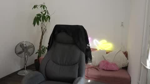 littlestellaspark online show from 10/30/25, 11:11