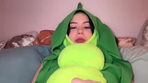 Snapshot of littlesugarpea chatting on 01/05/25, 03:11 Little Sugar Pea  online show from 01/05/25, 03:11