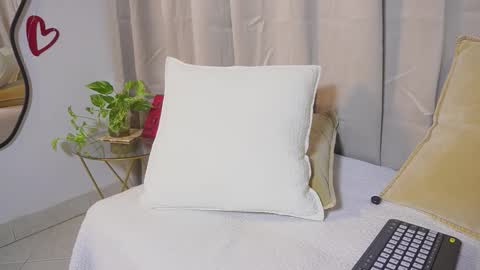 littletammy_ online show from 12/13/25, 07:53