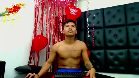 littletommy01 online show from 02/15/25, 11:14
